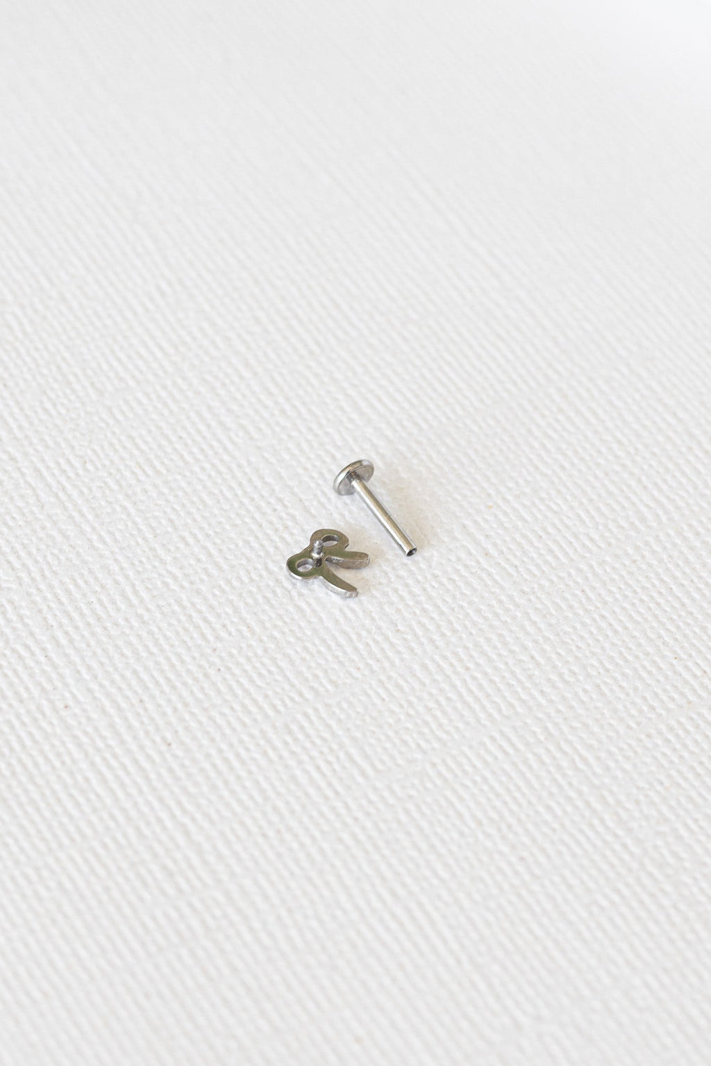 Bow Flat Back Stud 2.0