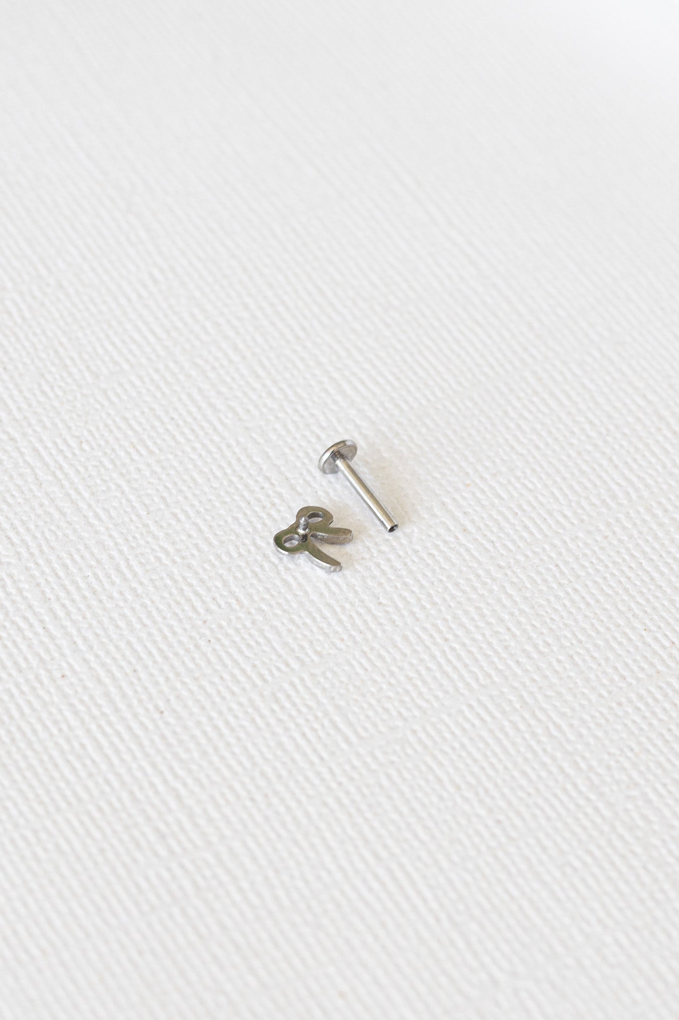 Bow Flat Back Stud 2.0